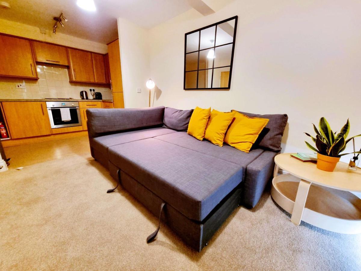 Cityscape Haven: 1 Bedroom Apartment With Terrace And City View Bournemouth Buitenkant foto